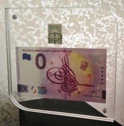 SULTAN ABDÜLHAMİT HAN HATIRA PARASI 0 EURO , SULTAN ABDÜLHAMİT HAN TUĞRALI OSMANLI DÖNEMİ PUL  (1 Adet) VE MIKNATISLI ŞEFFAF PLEKSİ 16X15 CM (RESİMDEKİ ÜRÜN GÖNDERİLECEKTİR)