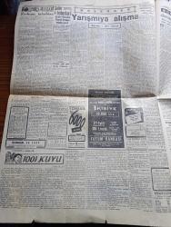 Cumhuriyet Gazetesi - 26 Eylül 1954 - Başvekil Adnan Menderes'in Almanya Seyahatine Dair Demeci - Atom Sulh Planı - Kıbrıs Etrafında Tartışma Başlıyor - Sıtkı Yırcalı Son Tebliğlere Dair İzahat Aldı - Profesör Fahrettin Kerim Gökay Belediye İşletmelerine Zam Yapmayacağız Diyor - 1001 Kuyu Yazan Va Nü Yazı Dizisi - Londra Geceleri Yazan Robert Fabian Yazı Dizisi - Yarışmaya Alışma Yazan Hasan Ali Yücel Köşe Yazısı - RKO Film Stüdyoları Kapatılıyor - Kan Bankası Hazırlıkları - Artist Audrey Hepburn Evlendi - Fransa'da Uçan Daireler Çoğaldı - Milli Takım Kadrosu - Naci Erdem - Ali İhsan Karayiğit - Turgay Şeren - Lefter Küçükandonyadis - Kürekçi Edin Öke Fenerbahçe'den İstifa Etti - Bahçeden Bir Adam Girdi Yazan Perihan Zorlu Yazı Dizisi - Montesi Hadisesinin İçyüzü Yazan Hami S. Yazı Dizisi - İskandinavya Notları Yazan Aydemir Balkan Yazı Dizisi - Resimli Romanımız Yeşil Saksı Yazan George Simenon - Günün Resimleri - Nebabiş Trençkot