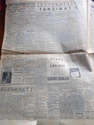 Cumhuriyet Gazetesi - 7 Kasım 1954 - Hep Bir Yolun Yolcusu Yazan Nadir Nadi Köşe Yazısı - Amerika Bahriye Vekili Charles Spark Thomas İle Yapılacak Görüşmeler - Cezayirde Fevkalade Ahval İlan Edildi - Adnan Menderes Gelecek Ay Mısır'a Gidiyor - Üniversiteler Öğrencileri Siyasete Uğraşma Yasağı Hakkında Ne Diyorlar - Moskova'da İhtilal Yıldönümü Toplantısı - 287 Mahalle Ve 265 Köyde Bugün Muhtar Seçimleri Yapılıyor - Merhamet Yazan Nicholas Monsarrat Yazı Dizisi - Tanzimat Yazan Hasan Ali Yücel Köşe Yazısı - Boşluk Tiyatrosundan Gelen Ses Yazan Ömer Sami Coşar Köşe Yazısı - Eski Kraliçe Neriman Üçüncü Bir İzdivaç Peşinde Koşuyor - Fransız Cumhurbaşkanı Rene Coty Hayatında İlk Defa Eyfel Kulesi Eylül Çıkacak - Amerikan Dünya Basketbol Şampiyonu Oldu - Fenerbahçe İstanbulspor'u 2 0 Yendi - 1001 Kuyu Yazan Va Nü Yazı Dizisi - Zoraki Diplomat Yazan Yakup Kadri Karaosmanoğlu Yazı Dizisi - Profesör Piccarde Denizde 4000 Metre Derinliğe Nasıl İnebiliyor - Film Yıldızı Gönül Yazar