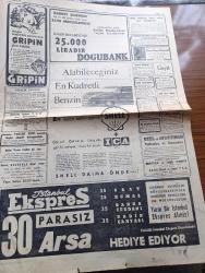 Cumhuriyet Gazetesi - 7 Kasım 1954 - Hep Bir Yolun Yolcusu Yazan Nadir Nadi Köşe Yazısı - Amerika Bahriye Vekili Charles Spark Thomas İle Yapılacak Görüşmeler - Cezayirde Fevkalade Ahval İlan Edildi - Adnan Menderes Gelecek Ay Mısır'a Gidiyor - Üniversiteler Öğrencileri Siyasete Uğraşma Yasağı Hakkında Ne Diyorlar - Moskova'da İhtilal Yıldönümü Toplantısı - 287 Mahalle Ve 265 Köyde Bugün Muhtar Seçimleri Yapılıyor - Merhamet Yazan Nicholas Monsarrat Yazı Dizisi - Tanzimat Yazan Hasan Ali Yücel Köşe Yazısı - Boşluk Tiyatrosundan Gelen Ses Yazan Ömer Sami Coşar Köşe Yazısı - Eski Kraliçe Neriman Üçüncü Bir İzdivaç Peşinde Koşuyor - Fransız Cumhurbaşkanı Rene Coty Hayatında İlk Defa Eyfel Kulesi Eylül Çıkacak - Amerikan Dünya Basketbol Şampiyonu Oldu - Fenerbahçe İstanbulspor'u 2 0 Yendi - 1001 Kuyu Yazan Va Nü Yazı Dizisi - Zoraki Diplomat Yazan Yakup Kadri Karaosmanoğlu Yazı Dizisi - Profesör Piccarde Denizde 4000 Metre Derinliğe Nasıl İnebiliyor - Film Yıldızı Gönül Yazar