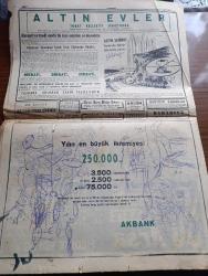 Cumhuriyet Gazetesi - 7 Kasım 1954 - Hep Bir Yolun Yolcusu Yazan Nadir Nadi Köşe Yazısı - Amerika Bahriye Vekili Charles Spark Thomas İle Yapılacak Görüşmeler - Cezayirde Fevkalade Ahval İlan Edildi - Adnan Menderes Gelecek Ay Mısır'a Gidiyor - Üniversiteler Öğrencileri Siyasete Uğraşma Yasağı Hakkında Ne Diyorlar - Moskova'da İhtilal Yıldönümü Toplantısı - 287 Mahalle Ve 265 Köyde Bugün Muhtar Seçimleri Yapılıyor - Merhamet Yazan Nicholas Monsarrat Yazı Dizisi - Tanzimat Yazan Hasan Ali Yücel Köşe Yazısı - Boşluk Tiyatrosundan Gelen Ses Yazan Ömer Sami Coşar Köşe Yazısı - Eski Kraliçe Neriman Üçüncü Bir İzdivaç Peşinde Koşuyor - Fransız Cumhurbaşkanı Rene Coty Hayatında İlk Defa Eyfel Kulesi Eylül Çıkacak - Amerikan Dünya Basketbol Şampiyonu Oldu - Fenerbahçe İstanbulspor'u 2 0 Yendi - 1001 Kuyu Yazan Va Nü Yazı Dizisi - Zoraki Diplomat Yazan Yakup Kadri Karaosmanoğlu Yazı Dizisi - Profesör Piccarde Denizde 4000 Metre Derinliğe Nasıl İnebiliyor - Film Yıldızı Gönül Yazar