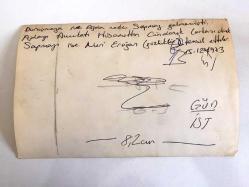 AJDA PEKKAN'IN ORİJİNAL 2'Lİ FOTOĞRAF SETİ - 18 x 12 cm ve 10 x 10 cm EBADINDA 2 ADET FOTOĞRAF - AJDA PEKKAN 6 GÜN EVLİ KALDIĞI COŞKUN SAPMAZ'LA OLAN BOŞANMA DAVASININ DURUŞMASINDAN BİR FOTOĞRAF, AJDA PEKKAN'I HÜSAMETTİN CİNDORUK, COŞKUN SAPMAZ'I İSE NURİ EROĞAN TEMSİL EDİYOR. + AJDA PEKKAN'IN BAŞKA BİR DURUŞMADA KONUŞTUĞU ANLARDAN BİR FOTOĞRAF, 15 ARALIK 1973