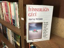 İYİMSERLİĞİN GÜCÜALAN LOY MCGİNNİS