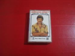 GÖKHAN GÜNEY MELEK YÜZLÜM KAĞIT DÖNEM BASKI KASET (Açıklmayı Okuyunuz)