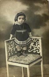 OSMANLI DÖNEMİ HAÇ KOLYELİ GAYRİMÜSLÜM ÇOCUK GÖRSELLİ PERA PARNASSE FOTOĞRAFÇI DAMGALI ESKİ DÖNEM SİYAH BEYAZ FOTOĞRAF - ERMENİ VATANDAŞ OLABİLİR