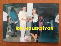 AJDA PEKKAN'IN ALMAN SEVGİLİSİ STEPHAN İLE 1 ADET FOTOĞRAFI ve STEPHAN'IN 6 ADET FOTOĞRAFI, TOPLAM 7 ADET SET HALİNDE - 1990 YILI - 15 x 10 cm ve 12,5 x 9 cm EBADINDA ORİJİNAL FOTOĞRAFLAR