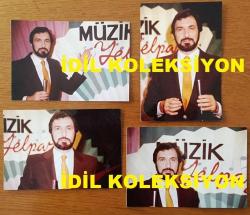 SEZEN CUMHUR ÖNAL'IN ORİJİNAL 4'LÜ FOTOĞRAF SETİ - 13 x 9 cm EBADINDA - SEZEN CUMHUR ÖNAL'IN MÜZİK YELPAZESİ PROGRAMI ÇEKİMLERİNDEN 4 FARKLI KARE