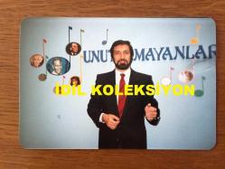 SEZEN CUMHUR ÖNAL'IN ORİJİNAL 3'LÜ FOTOĞRAF SETİ - 13 x 9 cm EBADINDA - SEZEN CUMHUR ÖNAL'IN MÜZİK YELPAZESİ PROGRAMI ÇEKİMLERİNDEN 3 FARKLI KARE