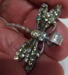 OSMANLI SON DÖNEMİ ORİJİNAL MÜTHİŞ İŞÇİLİKLİ KELEBEK FİGÜRLÜ ŞANS BOMBASI GÜMÜŞ KOLYE UCU K1E1L1E