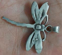 OSMANLI SON DÖNEMİ ORİJİNAL MÜTHİŞ İŞÇİLİKLİ KELEBEK FİGÜRLÜ ŞANS BOMBASI GÜMÜŞ KOLYE UCU K1E1L1E