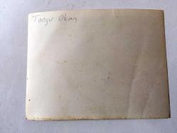 TANJU OKAN'IN ORİJİNAL 3'LÜ FOTOĞRAF SETİ - 12 x 9 cm EBADINDA 3 ADET FOTOĞRAF - TANJU OKAN SAHNEDE ŞARKI SÖYLERKEN ve ÇİÇEK ALIRKEN ÇEKİLMİŞ 3 FARKLI KARE