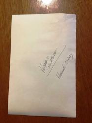 TÜRK HALK MÜZİĞİ SANATÇISI HASAN MUTLUCAN'IN ORİJİNAL 2'Lİ FOTOĞRAF SETİ - 18 x 11,5 cm EBADINDA 2 ADET FOTOĞRAF - HAMDİ ÖZBAY SAZIYLA EŞLİK EDERKEN HASAN MUTLUCAN'IN TÜRKÜ SÖYLEDİĞİ ANLARDA ÇEKİLMİŞ 2 FARKLI FOTOĞRAF