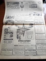 Cumhuriyet Gazetesi - 18 Eylül 1956 - Cumhuriyetçi Millet Partisi Kongresi Dün Öğleden Sonra Yapıldı - Mısır Dün Güvenlik Konseyine Başvurdu - Ticaret Vekili Zeyyad Mandalinci Acele Amerika'ya Gidiyor - 32 Ticaret Ve Sanayi Odası Reisi Ankara'da Toplanıyorlar - Türklüğe Hakaret Eden Şarkılar - Celal Tekiner'in Haksızlığa İsyan Adlı Şiir Kitabı Toplattırıldı - Don Camillo'nun Küçük Alemi Çeviren Burhan Felek Resimler Ali Ulvi Yazı Dizisi - Aşktan Da Üstün Yazan Elizabeth Gaskell Yazı Dizisi - Kıbrıs'a İngiliz İktisadi Yardımı - Kadın Moda Köşesi -  Resimli Romanımız Korkunç İtiraf Çeviren Mazhar Kunt - Dünyayı Dolaşalım Çin Derleyen Hamdi Varoğlu Yazı Dizisi - Bulmaca - İstanbul Ankara Radyosu Programı -  Profesyonel Boksörümüz Garbis Zaharyan Cumartesiye Dövüşüyor - Cim Bom Bom 50 Yaşında - Metin Oktay Yarın Oynamayacak - Fenerbahçe Club Sportif Yarın Oynayacaklar - İran'a Gidecek Olan Atletizm Takımı Belli Oldu - Hürriyetspor Federe Oldu