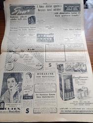 Cumhuriyet Gazetesi - 25 Eylül 1956 - Cumhuriyet Halk Partisinin İşbirliği Teklifi İçin Hürriyet Partisine Cevap Hazırlıyor - Güvenlik Konseyi Yarın Süveyş İşini Görüşüyor - Osman Bölükbaşı Edirne'de - Ankara'da 93 Dükkanın Temel Atma Merasiminden 4 Saat Sonra İnşaat Durduruldu Fotoğraf - Don Camillo'nun Küçük Alemi Çeviren Burhan Felek Resimler Ali Ulvi Yazı Dizisi - Aşktan Da Üstün Yazan Elizabeth Gaskell Yazı Dizisi - Taksim Florya Otobüs Hattı -  Bir Amerikan Üssünde Kavgaya Sebep Olan Dans -  Ev Hayatı Köşesi - Kontes Castiglione'nin Heyecanlı Macerası Tercüme Mazhar Kunt - Dünyayı Dolaşalım Çin Derleyen Hamdi Varoğlu Yazı Dizisi - 1956 1957 Yunus Nadi Mükafatı Şiir Müsabakası - Konya'da Devlet Tiyatrosu Yazan Suad Taşer - Fenerbahçe Atletleri Ağustos'ta Rusya'ya Davet Edildiler - Federasyon Kupası Bu Hafta Başlıyor - Şeref Stadında Profesyonel Lig Maçı Yapılmayacak - Beşiktaş Adana'ya Gidiyor - 1908 Olimpiyatına Katılan Tek Türk Sporcusu Kimdir - Cutex Tırnak Cilası