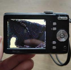 2 Adet Kodak Easyshare Kamera ve Kodak Şarj Aleti