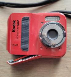 2 Adet Kodak Easyshare Kamera ve Kodak Şarj Aleti