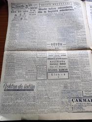 Cumhuriyet Gazetesi - 13 Ekim 1956 - Bayındırlık Bakanı Muammer Çavuşoğlu İstifa Etti - Patrik Athenagoras Protokol Dışına Mı Çıkıyor - İki Uçağımız Müsabakalara İştirak İçin Brindizi'ye Giderken Yunan Uçaklarının Gösteri Taarruzuna Uğradı - Demokrat İzmir Gazetesi Dün Toplattırıldı - Fenerbahçeli Bisikletçi Tayyar Güner Bisikletle Yurd İçinde 3500 Km. Yaptı - Üniversite Talebesi Gene Ayrı Açılış Töreni Yapacaklar - Don Camillo'nun Küçük Alemi Çeviren Burhan Felek Resimler Ali Ulvi Yazı Dizisi - Aşktan Da Üstün Yazan Elizabeth Gaskell Yazı Dizisi - Ev Hayatı Köşesi - Tarihin Tarihi İlk Uçan Adam Tercüme Mazhar Kunt Yazı Dizisi - Dünyayı Dolaşalım Birleşik Amerika Derleyen Hamdi Varoğlu Yazı Dizisi - Eşsiz Sanatkar Zeki Müren'in Elektrofon Plaklarında Okuduğu Yaprak Dökümü - Galatasaray Beyoğluspor Bugün Karşılaşıyor - Güreş Federasyonu İstişare Heyeti Dün Toplantı Yaptı - Ankaragücü Avrupa'ya Gidiyor - Spor Tarihimizin Karanlık Bir Noktası Aydınlanıyor - Fenerbahçe Kulübü