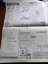 Cumhuriyet Gazetesi - 13 Ekim 1956 - Bayındırlık Bakanı Muammer Çavuşoğlu İstifa Etti - Patrik Athenagoras Protokol Dışına Mı Çıkıyor - İki Uçağımız Müsabakalara İştirak İçin Brindizi'ye Giderken Yunan Uçaklarının Gösteri Taarruzuna Uğradı - Demokrat İzmir Gazetesi Dün Toplattırıldı - Fenerbahçeli Bisikletçi Tayyar Güner Bisikletle Yurd İçinde 3500 Km. Yaptı - Üniversite Talebesi Gene Ayrı Açılış Töreni Yapacaklar - Don Camillo'nun Küçük Alemi Çeviren Burhan Felek Resimler Ali Ulvi Yazı Dizisi - Aşktan Da Üstün Yazan Elizabeth Gaskell Yazı Dizisi - Ev Hayatı Köşesi - Tarihin Tarihi İlk Uçan Adam Tercüme Mazhar Kunt Yazı Dizisi - Dünyayı Dolaşalım Birleşik Amerika Derleyen Hamdi Varoğlu Yazı Dizisi - Eşsiz Sanatkar Zeki Müren'in Elektrofon Plaklarında Okuduğu Yaprak Dökümü - Galatasaray Beyoğluspor Bugün Karşılaşıyor - Güreş Federasyonu İstişare Heyeti Dün Toplantı Yaptı - Ankaragücü Avrupa'ya Gidiyor - Spor Tarihimizin Karanlık Bir Noktası Aydınlanıyor - Fenerbahçe Kulübü