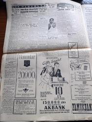 Cumhuriyet Gazetesi - 9 Aralık 1956 - Siyasal Bilgilerde 9 Öğrenciye Muvakkat İhraç Cezası Verildi - Yunanistan'ı NATO'ya Şikayet Edeceğiz - Demirperde Gerisinde Talebe İsyanı - Bir Roket 200 Kilometre Yükseğe Çıktı - Reşat Nuri Güntekin'in Ölümü Teessür Uyandırdı - İstanbul Beyoğlu Arasında Gece Tramvay Seferleri Başladı - Migros'da Yolsuzluk - Macar İşçileri Komünist Hükümete Meydan Okuyorlar - Aşktan Da Üstün Yazan Elizabeth Gaskell Yazı Dizisi - Şark Meselesi Yazan Hasan Ali Yücel Köşe Yazısı - Haftanın Şakaları Yazan Burhan Felek Köşe Yazısı - Eğlenceler Köşesi- Tarihin Tarihi İmparatoriçe Öjeni Çeviren Mazhar Kunt Yazı Dizisi - Bulmaca - Balkan Paktı Ne Olacak Yazan Ömer Sami Coşar - Striptiz Dansının Meni İçin Kanun Teklifi - Galatasaray Adalet Bugün Karşılaşıyor - Olimpiyat Oyunları Dün Kapandı - Fenerbahçe Vefa'yı 3 0 Yendi - Fenerbahçe Basketbolda Vefayı Mağlup Etti - Mambo Çocuk Kamyoneti - Fredo Limon Kolonyası