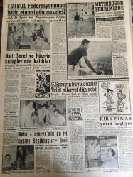 YENİ SABAH GAZETESİ 13 TEMMUZ 1961 YIL :24 SAYI :8020--Gürsel  :Zayıf partiler birleşse iyi olur dedi---Gürsel ,henüz yuvarlak masa toplantısına taraftar değil --K.meclis Çelik Sanayii anlaşmasını kabul etti ---Yunus Reis motorunun kaptanı anlatıyor --Öktem ,Bursalılara kızıp temsilcilikten istifa etti ---Üç Amerikalı milyoner yatla İstanbul a geldi ---Kurdaş işçiye çalıştığı müesseseye ortak olma imkanı vereceğiz diyor ---Seyahat vergisi imiş !:Siyavuşgil ---Şehrimizde dün üç kumarhane basıldı ---Radyo Programları ---Bir uçak düştü 81 kişi öldü ---Cezayir de yine bombalar patladı ---Ermeni Patriği bir kaç gün sonra belli olacak --Furbol Federasyonun istifa etmesi gün meselesi --Naci ,Şeref ve Hüseyin kulüplerinde kaldılar --Galatasaray ın büyük ümidi Talat nihayet dün geldi --Kutik Türkiye nin en iyi takımı Beşiktaş tır dedi ---Kırkpınar yarın başlıyor --Bir turist iki karaborsacıyı dolandırıyor --Bir kadın yanarak öldü ---Y.Hakimler kurulu tasarısı hazırlanıyor ---