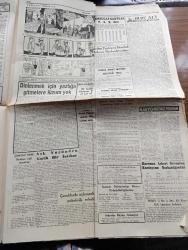 Cumhuriyet Gazetesi - 24 Ağustos 1959 - Nasıl Kalkınsak Yazan Nadir Nadi Köşe Yazısı - Ortadirek Yazan Yaşar Kemal Yazı Dizisi - 600 Milyon Dolarlık Dış Yardım Talep Edeceğiz - Maliye Bakanı Hasan Polatkan  Fotoğraf - İstanbul'da Kıbrıs İçin Dörtlü Toplantı Yapıldı - Ürdün Ana Kraliçesi Zeyn Geldi - Şoförler Tek Bir Çatı Altında Birleşiyor - Opera Sanatkarı Leyla Gencer'le Mülakat Fotoğraf - Bugün Şapka İnkılabının 34. Yıldönümü - Tedrisat Sistemi Değişiyor - Filistin Meselesi - İstanbul Ankara Radyosu Programı - Uluç Ali Yazan Halikarnas Balıkçısı Yazı Dizisi - Koruyucu Melekler Çizgi Roman - Bir İngiliz Tükenmez Bir Pil İcad Etti - Kral Faruk Tutankamon'un Asasını Çalmış - Fenerbahçe Atletizm Takımı Şampiyon Oldu - Beşiktaş Gençlerbirliği 1 1 Berabere Kaldı - Fenerbahçe Beykoz'u Güç Yendi - Teniste Ayala Genç Rakibi Weeodon'u Yenerek Turnuva Şampiyonu Oldu - Faruk Taluy Kupası Yelken Yarışları - Vefa Beyoğluspor Maçı Yarıda Kaldı - Philips Radyo -  Özel Ertan Koleji