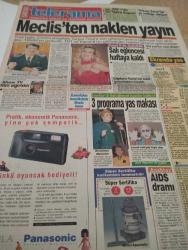 SABAH MELODİ GAZETESİ VE SABAH TELERAMA GAZETESİ KADINLARA ÖZEL - 20 Nisan 1993 -Karikatürler-Walt Disney/Boncuk-Mort Walker-Dick Browne/Bizim Aile-Tom Armstrong/Marvin-Graham Allen-John Dodd/Kral Kedi-Süleyman Turan/Dön Artık-Astroloji-Bülent Kısa-Klinik-Meltem Pusat-Telerama Programı-Sabah Filmleri-Öğlen Filmleri-Akşam Filmleri-Erdoğan Sevgin-UEFA kupası-arkası yarın-meclisten naklen yayın-cumhurbaşkanı Turgut özal-salı eğlencesi haftaya kaldı-dini yayınlar nasıl olmalı-harika avcı-3 programa yas makası-muazzez abacı-adnan şenses-olacak o kadar televizyonu-levent kırca-türkan şoray-operadaki hayalet-iki şehrin hikayesi-vakıf medeniyetleri-ölümün eşiğinde-çevre aktüel-çılgın domatesler-hava durumu-haber röportaj-suç dosyası-güz güneşi-kültür sohbetleri-tarım ve hayvancılık-yurttan sesler-çiğdem tunç-kokuların eseriyiz-kızıl saç geliyor-ferhat ile şirin-benzincide olay-ayhan ışık-serpil çakmaklı-iki kız kardeş-ihanet-Burak aydos-yarışma 15 mayıs'ta-ahmet selçuk-meltem berent