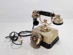 NADİR FORMDA ANTİKA ÇEVİRMELİ TELEFON