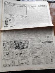 Cumhuriyet Gazetesi - 15 Ekim 1959 - İhracatı Artırma Yolunda Tedbirler - Türkiye'de Kurulacak Füze Ramplarına Dair Anlaşma - Amerikan Koleji İle Bakanlık Arasında İhtilaf - Kasım Gülek Bundan Sonra Aynı Gayretle Çalışacağım Diyor - Necip Fazıl Kısakürek Aleyhine Açılan Dava -  Adnan Menderes Dün Wall Street'te Temaslar Yaptı - Kıbrıs'ta Türk Belediyeleri Aleyhinde Açılan Kampanya - Ortadirek Yazan Yaşar Kemal Yazı Dizisi - Sovyet Rusya'da Mahkum Kadın Kampları Stalin'in Ölümünden Evvel Ve Sonra Yazı Dizisi - Cumhuriyet Bayramı Programı Hazırlandı - Koruyucu Melekler Çizgi Roman - Bay Oscar Karikatür -  Profesör Nimbüs'ün Maceraları Çizgi Roman - 1959 1960 Yunus Nadi Armağanı Dil Davamız Çağrı Yazan Ünal Sakman - Alaca Çorap Yazan Nihal Karamağaralı Yazı Dizisi - Hamlet'le Geri Gelen Tiyatro Kokusu Yazan Lütfi Ay - Amerika Dev Roket Hazırlıyor - Arçelik Fabrikası - 3. Akdeniz Oyunları - Futbolda Lübnan'ı Yendik - Galatasaray 0 Levski 0 - Lefter Küçükandonyadis'e 21 Gün Ceza