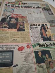 SABAH MELODİ GAZETESİ VE SABAH TELERAMA GAZETESİ KADINLARA ÖZEL - 26 Mart 1993 -Karikatürler-Walt Disney/Boncuk-Mort Walker-Dick Browne/Bizim Aile-Tom Armstrong/Marvin-Graham Allen-John Dodd/Kral Kedi-Süleyman Turan/Dön Artık-Astroloji-Bülent Kısa-Klinik-Meltem Pusat-Telerama Programı-Sabah Filmleri-Öğlen Filmleri-Akşam Filmleri-Erdoğan Sevgin-cinsellik sembolleri-rüyaların ardına gizlenen cinsellik-migrene dikkat-bahçıvan hanımların Kasım rehberi-amerika'nın yeni seks ilahları- olur olmaz ilaç almayın-dişçilikte devrim-çirkin metal tellerden kurtuluyoruz-milyarlar çöpe gidiyor-savurganlık alışkanlık oldu-şişeler camlar-ağaçlara kıymayın-teneke kutular-hele bir kurtulsak-karton paketler-çok aç doyar-altın çağın sorunları-onu elinizde tutmanın 10 yolu-a'dan z'ye amerika-sebzelerin sırları-aklınızda bulunsun-ensedeki oyunlar-evlenmek istiyorum-topuza ne dersiniz-yeni hedeflere doğru-çılgın kolyeler-meyveli çikolatalı pasta- İngiltere'de boşanmalar hızla artıyor