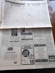Cumhuriyet Gazetesi - 28 Aralık 1959 - Otomobil Almaktadır İsteyen CHP'li Mebuslar Gruba Hakim Oldular - Atatürk'ün Ankara'ya 40. Geliş Yıldönümü Kutlandı - İki Gazeteci Naim Tirali Ve Selami Akpınar Bugün Cezaevine Giriyor - Rauf Denktaş İktisadi Yardım İçin Dün İstanbul'a Geldi - Mülkiyelilerin Tarihi Kıyafetleri Fotoğraf - Aşk Eceli Yendi Çeviren Hamdi Varoğlu Yazı Dizisi - Seyahatin Neticeleri Yazan Fred J. Zusy - Sovyet İktisadiyatında Beliren Huzursuzluk - Suriye'de Komünist Teşkilatı - Görünmeyen Düşman Çeviren Hatice Vildan Yazı Dizisi - Koruyucu Melekler Çizgi Roman - Bay Oscar Karikatür - Profesör Nimbüs'ün Maceraları Çizgi Roman - Türkiye Boks Şampiyonasında Hadiseler Oldu - Atatürk Koşusu Yapıldı - Beşiktaş Hacettepeyi  Çok Güç Yenebildi - Fenerbahçe Voleybolda Bakırköyü 3 1 Yendi - Harb Okulu Türkiye Hentbol Şampiyonu - Galatasaray 1 İstanbulspor 0