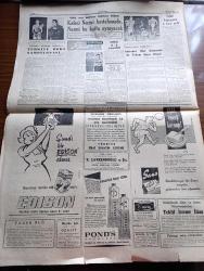Cumhuriyet Gazetesi - 29 Aralık 1959 - İşverenlere Yüklenen Para Cezalarına Ve Fazla Mesailere Dair Tasarı - Üniversite Muhtariyetini Tahdite Matuf Bir Teklif - Cumhuriyetçi Köylü Millet Partisi'nin Hadi Hüsmana Cevabı - Belediyenin Sanat Mükafatı - Otomobiller İçin Bedelsiz İthalat Usulü Sona Eriyor -  Gazeteci Ahmet Emin Yalman Hakkında Yakalama Kararı Çıkarılmasına Gerek Görülmedi - Saidi Nursi Konya'ya Mı Taşınıyor - 33 Buçuk Milyon Liralık Gümüş Para Sırra Kadem Bastı - Aşk Eceli Yendi Çeviren Hamdi Varoğlu Yazı Dizisi - Samatya Ve Şehremini'nin  Birleştirilerek İlçe Haline Getirilmesi İsteniyor - Hekime Hakime Mahkemeye Dair Yazan Burhan Felek Köşe Yazısı - İtalyan Süper Kuklalar Tiyatrosu Geliyor - 1959 1960 Yunus Nadi Armağanı Dil Davamız - Görünmeyen Düşman Çeviren Hatice Vildan Yazı Dizisi - Koruyucu Melekler Çizgi Roman - Bay Oscar Karikatür - Profesör Nimbüs'ün Maceraları Çizgi Roman - Türkiye Boks Şampiyonası Yazan Ekrem Karpat - Futbol Federasyonu 5 Karar Verdi
