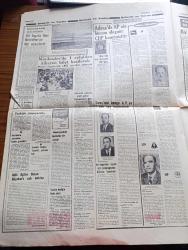 Cumhuriyet Gazetesi - 17 Ağustos 1965 -  Zenci Ayaklanması Yayılıyor - Yorgo Palandöken Başbakan Olma Ümidini Yitirdi -  Birleşik Amerika Cumhurbaşkanı Lyndon Johnson'un Yorgunluk Kahvesi Fotoğraf - İnsan Ya Hür Yaşar Yahut Yazan Burhan Felek Köşe Yazısı - Vietkonglar Saygon İçinde Bir Karargahı Bastılar - Sovyet Liderleri Afganistan'ı Ziyaret Edecek - Adana'da Adalet Partisinin Hücum Sloganı CHP Komünisttir - Boğaziçi Köprüsünün İnşası Bakımından Bir İngiliz Filmi Belediyede İlgi Uyandırdı - Türkiye İşçi Partisi Levhası Parçalanmadı - Seçim Aday Ve Adayları - Adana'da Gençlik Yerli Petrol Kampanyası Açtı - Anafartalar Savaşı'nın 50. Yıldönümü Yazan Naşit Hakkı Uluğ - Beatles Konserinde Kızlar Bayıldı - Balkan Melodileri Festivalinde Katılan Ekipten Erol Büyükburç Nezleye Yakalandı - 40 Yıl Önce 17 Ağustos 1926 Tarihli Cumhuriyet'ten - James Bond Beyaz Perdeye Hakim - İstanbul Şehir Operası Yetiştirici Stüdyo Kuruyor - Yalnız Yazan Guy Des Cars Yazı Dizisi - Malkoçoğlu Çizgi Roman