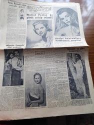 Cumhuriyet Pazar Gazetesi - 28 Haziran 1954 - Dünya Mizahından Seçme Hikayeler Antika Vazo - Karikatür - Pırlanta İle Yazılan Bir Vecize Cesaretiniz Yoksa Hiç Yükselmeyin Yazan Zeynel Akkoç - İlmin El Attığı Meraklı Bir Mevzu Yangın Neden Çıkar - Küçük Kral Çizen O. Soglow - Haftanın Şakaları Yazan Burhan Felek - Boş Vaktinizi Hoş Geçirmek İçin - Zihin Sporları - Eğlencelik Köşesi - Mücab Ofluoğlu Fransa'da Film Çevirecek - Mücab Ofluoğlu Gönül Bayhan'la Beraber Fotoğraf - Jane Russell Niçin Erkek Gibi - Muriel Pavlov Üç Günde Sevişip Evlendi - Irmağın Ötesinde Davullar Çalıyor Filminin Yıldızı Lisa Gaye Fotoğraf - Dünyanın En Güzel Bacakları Julia Adams'da Fotoğraf - Ev Kadın Moda Köşesi - Beş Yüz Birinci Yıldönümünde İstanbul Fethinin Meraklı Hikayesi Yazan Metin Ergin - Hikaye Cennet Gemisi Yazan Halikarnas Balıkçısı - Bir Cambazın Hayatındaki Ölüm Dakikaları - Kadınlar Arasında Büyük Rağbet Gören Yeni Bir Oyun Fotoğraf - Piton Yılanının Bir Metresi Yüz Bin Liraya Satılıyor