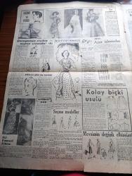 Cumhuriyet Gazetesi - 17 Ağustos 1952 - Yedi Dakika Yazan Doğan Nadi - Ali Ulvi Karikatür - Bu Yıl Bütün Dünyada Niçin Sinek Yok - Bir Batı Akdeniz Yolculuğu İntibaları - Avrupa Kadını Ne Düşünüyor Yazan Feyyaz Tokar - Haftanın Şakaları Yazan Burhan Felek - Tatlı Söz Güler Yüz Köşesi - Oteldeki Güzel Kız Acaba Janet Leigh Mi Fotoğraf - Venedik Kuşu Eva Bartok - Cumhuriyet Hollywood'da Yazan Haluk Durukal - Bir Fransız Yıldızı Martha Mereadier Fotoğraf - Kadın Ve Moda Köşesi - Büyük Bestekar Franz Liszt'in Altmış İki Yıllık Sanat Hayatı Yazan Doktor Samih Nafiz Tansu - Küçük Hikaye Köydeki İnsanlar Yazan Cevad Tevfik Enson - Tepkili Uçaklardan Sonra Eski Tip Uçaklar Maziye Karışmak Üzere - Kadın Vücudunun İdeal Ölçüleri Nelerdir - Gelin Şimdi De Merihe Gidelim - İster İnan İster İnanma Çizen Ripley - Texas Devletinin İlk Başkanı David G. Burget Amerika'nın İstiklali İçin İlk Kurşunu Atan Adamdır - Sepette Gezmeye Mecbur Kraliçe - Amerika'da Bloxi  Şehri Üzerinde Şimdiye Kadar 8 Bayrak