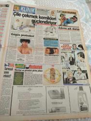 SABAH MELODİ GAZETESİ KADINLARA ÖZEL GAZETESİ - 20 Ekim 1993 -Karikatürler-Walt Disney/Boncuk-Mort Walker-Dick Browne/Bizim Aile-Tom Armstrong/Marvin-Graham Allen-John Dodd/Kral Kedi-Süleyman Turan/Dön Artık-Astroloji-Bülent Kısa-Klinik-Meltem Pusat-sağlığınız için soğan yiyin-kiralık elbise devri-çek bir süt-anne sütü mü inek sütü mü-kadın askere tazminat-sağlıklı manikür-yüzünüzü çalıştırın-neler oluyor hayatta-zevklerin en güzeli-bigudiler konuşuyor-angora kazak yıkarken-süt taşması-emin otomotiv-çile çekmek kemikleri güçlendiriyor-tereyağı-aşkınız yok olursa-saç dökülüyorsa-sarımsak sever misiniz-mantar ve pirzolalı pirinç pilavı-kedi kızın dönüşü-jale saçlarını erkek berberine kestiriyor-cüce yıldızlar-jurassic Park