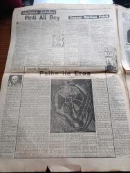 Cumhuriyet Pazar Gazetesi - 13 Aralık 1953 - Yedi Dakika Yazan Doğan Nadi - Karikatür - Yaşadığımız Şehir Yıl Sonu Yazan Kazım Kip - İnsan Ve Tabiat -  Yeni Zelandada Enerji Kaynağı Bulmak İçin Sarfedilen Gayretler - Haftanın Şakaları Yazan Burhan Felek - Anadolu Efsaneleri Psihe İle Eros Yazan Halikarnas Balıkçısı - Amerika'daki Üç Boyutlu Film Cam Örümcek - Sönmeyen Meşhur Yıldızlar Barbara Stanwyck Ve Joan Crawford Fotoğraf - Evlenme Arzusu Uyandıran Kadın Tipi Nasıldır - Beyaz Perdenin Kralı Clark Gable Fotoğraf - En Eski Yıldızlardan Gary Cooper Lauren Bacall İle Bir Filmde Fotoğraf - Ev Kadın Moda Köşesi - Haftanın Modeli - İkinci Dünya Harbinin Deniz Hava Savaşlarından Yazan Abidin Daver - Hikaye Kalp Yarası Yazan N. Severin - Boş Vaktinizi Hoş Geçirmek İçin - Kırkından Sonra Spora Devam Şarttır - Bu Harbin Olmuş Vakalarından İki Kişinin Canını Kurtaran Kedi - Bunları Biliyor Musunuz - Birleşik Amerika'da Çıkan Ve Tutunan İlk Gazete Pennsylvania - Paris'ten İstanbul'a