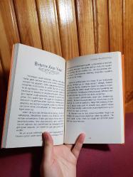 Birkaç satırın altı çizili. Kondisyon olarak yeni gibi.