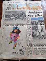 Hürriyet Gazetesi - 19 Mart 1974 -  Maliye Bakanı Deniz Baykal Her Türlü Dolaylı Vergi Gözden Geçirilecek - Kabadayı Sultan Demircan'ın Kardeşi Ali Rıza Demircan Din Görevlileri Federasyon Başkanı Oldu - Güneydoğu'da Gurur Abidesi Demir Çelik Fabrikaları - Fenerbahçe Teknik Direktörü Didi - Haftanın Takımı Samsunspor - Fenerbahçeli Şükrü Birant Çamurlu Sahalardan Işıklı Sahnelere - Tunceli'de Yüzlerce Öğrenci Çatıştı 8'i Ağır 40 Yaralı - Necmettin Erbakan Zamlara Aldırmayın Dedi - Süleyman Demirel Hükümet Haşhaş Vaadini Yerine Getirecektir - İş Bankası Bahçelievler Şubesi 2. Defa soyuldu - Ünlü Ozan Aşık Veysel 21 Mart'ta Anılacak - Genelev Kadınları Sigorta Kapsamında - Gönül Yazar'dan Doktorlara Teşekkür İlanı - Deniz Lisesi Hilton'da Tatbikat Yaptı - Behiye Aksoy Ayhan Işık Müjdat Gezen Selma Güneri Nil Burak Romalı Perihan Bebek Maksimde - Gönül Yazar - Neşe Karaböcek - Lunapark Gazinosu Sahibi Osman Kavran - Sadri Alışık - Öztürk Serengil - Beşiktaş Kupada Finali Oynamak İstiyor