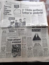 Hürriyet Gazetesi - 1 Nisan 1974 - Dostluğa Yakışır Mı Irak Petrol Anlaşmamızı Tek Yönlü İptal Etti - Barış Kuşu Henry Kissenger'in Evliliği Kıyamet Kopardı - Necmettin Erbakan'ın Şakası Ben 100 Bin Tank Yapacağız Demedim - Yunanlılar Razı Olmasa Da Ege'de Petrol Arayacağız - Modern Matematik Dünyada Kalkıyor Türkiye'de Yayılıyor - Bedia Akartürk Evlenme Yıldönümünde Bant Doldurdu - NATO İstihbarat Servisinden Alınan Bir Habere Göre 27 Filistin Gerillacısı Türkiye'ye Gönderildi -  Haşhaş Ekildi Cacığı Bile Yendi - Telefunken Televizyon - Sanat Ve Eğlence Kervanı'nın 3. Turu Yarın Başlıyor - Kanseri Yenen Ünlüler Edith Piaf Louis Armstrong Ve Vindsor Dükü -  Bizimkiler Çizgi Roman - Fatoş Karikatür - Güngörmüşler Çizgi Roman - Tarkan Kurt Kanı Yazan Ve Çizen Sezgin Burak - Aşk Foto Roman Başrolde Semra Özdamar Ve Cemil Yağmur ve Süleyman Turan - Dünü Yaşayamazsın Yazan Ve Çizen Faruk Geç - Bugün 1 Nisan - Beşiktaş Galatasaray'ı Penaltı İle Yıktı -Eskişehirspor Mersin İdmanyurdu'nu Yendi