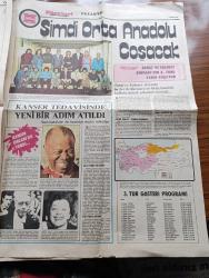 Hürriyet Gazetesi - 1 Nisan 1974 - Dostluğa Yakışır Mı Irak Petrol Anlaşmamızı Tek Yönlü İptal Etti - Barış Kuşu Henry Kissenger'in Evliliği Kıyamet Kopardı - Necmettin Erbakan'ın Şakası Ben 100 Bin Tank Yapacağız Demedim - Yunanlılar Razı Olmasa Da Ege'de Petrol Arayacağız - Modern Matematik Dünyada Kalkıyor Türkiye'de Yayılıyor - Bedia Akartürk Evlenme Yıldönümünde Bant Doldurdu - NATO İstihbarat Servisinden Alınan Bir Habere Göre 27 Filistin Gerillacısı Türkiye'ye Gönderildi -  Haşhaş Ekildi Cacığı Bile Yendi - Telefunken Televizyon - Sanat Ve Eğlence Kervanı'nın 3. Turu Yarın Başlıyor - Kanseri Yenen Ünlüler Edith Piaf Louis Armstrong Ve Vindsor Dükü -  Bizimkiler Çizgi Roman - Fatoş Karikatür - Güngörmüşler Çizgi Roman - Tarkan Kurt Kanı Yazan Ve Çizen Sezgin Burak - Aşk Foto Roman Başrolde Semra Özdamar Ve Cemil Yağmur ve Süleyman Turan - Dünü Yaşayamazsın Yazan Ve Çizen Faruk Geç - Bugün 1 Nisan - Beşiktaş Galatasaray'ı Penaltı İle Yıktı -Eskişehirspor Mersin İdmanyurdu'nu Yendi