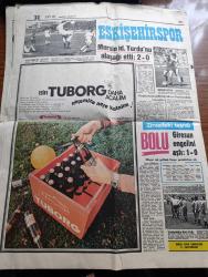 Hürriyet Gazetesi - 1 Nisan 1974 - Dostluğa Yakışır Mı Irak Petrol Anlaşmamızı Tek Yönlü İptal Etti - Barış Kuşu Henry Kissenger'in Evliliği Kıyamet Kopardı - Necmettin Erbakan'ın Şakası Ben 100 Bin Tank Yapacağız Demedim - Yunanlılar Razı Olmasa Da Ege'de Petrol Arayacağız - Modern Matematik Dünyada Kalkıyor Türkiye'de Yayılıyor - Bedia Akartürk Evlenme Yıldönümünde Bant Doldurdu - NATO İstihbarat Servisinden Alınan Bir Habere Göre 27 Filistin Gerillacısı Türkiye'ye Gönderildi -  Haşhaş Ekildi Cacığı Bile Yendi - Telefunken Televizyon - Sanat Ve Eğlence Kervanı'nın 3. Turu Yarın Başlıyor - Kanseri Yenen Ünlüler Edith Piaf Louis Armstrong Ve Vindsor Dükü -  Bizimkiler Çizgi Roman - Fatoş Karikatür - Güngörmüşler Çizgi Roman - Tarkan Kurt Kanı Yazan Ve Çizen Sezgin Burak - Aşk Foto Roman Başrolde Semra Özdamar Ve Cemil Yağmur ve Süleyman Turan - Dünü Yaşayamazsın Yazan Ve Çizen Faruk Geç - Bugün 1 Nisan - Beşiktaş Galatasaray'ı Penaltı İle Yıktı -Eskişehirspor Mersin İdmanyurdu'nu Yendi
