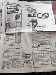 Hürriyet Gazetesi - 20 Şubat 1974 - Yeni Akaryakıt Fiyatları Tespit Edildi - Eski Ve Yeni Akaryakıt Fiyatları - Benzine 116 Gaza 103 Kurşun Zam Var - Dışişleri Bakanı Turan Güneş Arap Ülkeleri İle İlişkimizi Artıracağız - Serbest Kürsü Yöneten Tahsin Öztin - Ağustos'ta 21 Tüm 150 Tuğgeneral Emekli Olacak - Şeker Hastaları İçin Özel Hastane Kuruluyor - Mutlu Akü Fabrikasında Polis İşçilerle Çatıştı - Yedi İl'de 3200 İşçi Grev Yapıyor - Türk İş Genel Başkanı Halil Tunç Kıdem Tazminatına Karşı Çıkanlara Şiddetle Çattı - Orhan Boran İle Hürriyeti Geziyoruz - Acı Tütün Yazan Necati Cumalı - Tarkan Kurt Kanı Yazan Ve Çizen Sezgin Burak - Dedektif Nik'in Maceraları Çizgi Roman - Seiko Saat - Behiye Aksoy Bebek Maksimde - Müjdat Gezen - Ayhan Işık - Selma Güneri - Erol Büyükburç Bebek Belediyede - Gönül Yazar Çakıl Gazinosunda - Gündüz Kılıç Ve Eşfak Aykaç'tan Rapor İstendi - Brezilya Milli Takım Antrenörü Zagallo Pele Oynamıyor Didi'ye Selam Dedi - Dolmabahçe Stadı 60 Bin Seyirci Alacak