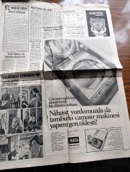 Günaydın Gazetesi - 10 Ocak 1974 - Gecekondularını Yıktıran CHP'li Belediye Başkanını Bülent Ecevit'e Şikayet Edecekler - İstanbul Belediye Başkanı Ahmet İsvan 45 Bin Gecekonduya Elektrik Verileceğini Açıkladı - Rus Askeri Doktoru Lvoviç Lederman Türkiye'ye İltica Etti - TRT'den Çalınan 41 Bin Lira Kadın Memur Hatice Uluer'in Masasında Bulundu - Fatih'in Fedaisi Kara Murat Yazan Rahmi Muratoğlu Çizen Abdullah Turhan - Cemiyet Haberleri - Küçük İlanlar - Seks Show Galatasaray Olimpia Night Clup'te - Öncü Kişiler Yazan Necati Zincirkıran - Kalbimdeki Cehennem Foto Roman - AEG Çamaşır Makinesi - Yedi Filtreli Sigara Makinesi Fabrikaya Monte Edildi - Büyük Ralli 5 Kıtada Otomobil Yarışı Çizgi Roman - Pola Bana Söz Ver Çizgi Roman - Polo Kaybolan Gezegen - Uzay Yolu Gezegenler Çarpışıyor Çizgi Roman - Çelik Kanatlar Çizgi Roman - Futbolda Haydarpaşa Sanat Basketbolda Saint Benoit Ve Işık Lisesi Grup Birincisi Oldular