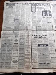 Günaydın Gazetesi - 15 Ocak 1974 - İstanbul'da Gaz Kuyruğu - Yalıda Bekleyen Sevgili Oynayanlar Kadir İnanır Mine Sun Kitap Fotoroman Yarın Çıkıyor - Tarsus Canavarı Ahmet Demir Yakalandı - Beşiktaşlı Amigo Orhan Kendisini Bir Şoförün Vurduğunu Söyledi - Yıkılan İzmir TV Anteni İçin Mahkemeye Başvuruldu - Trakya'da  Gümrükler Bir Başmüdürlük'te Birleştirildi - Fatih'in Fedaisi Kara Murat Yazan Rahmi Muratoğlu Çizen Abdullah Turhan - Bülent Ecevit'e Görev Veriliyor - Muhtemel Bakanlar Kurulu - Başbakan Yardımcısı Necmettin Erbakan - CHP'nin Denetimine Girecek Kuruluşlar MİT TRT Ve DPT - CHP Milli Selamet Partisi Koalisyonu Gerçekleşirken - Gerilla Hareketleri Fransa'ya Da Sıçradı - CHP'nin Kissenger'i Deniz Baykal Ve MSP'nin Yamanisi Oğuzhan Asiltürk - Kalbimdeki Cehennem Foto Roman - Pola Bana Söz Ver Çizgi Roman - Büyük Ralli 5 Kıtada Otomobil Yarışı Çizgi Roman - Uzay Yolu Gezegenler Çarpışınca Çizgi Roman - Çelik Kanatlar Çizgi Roman - Basketbolda Şişli Grup Birincisi Oldu