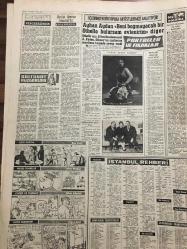 YENİ SABAH GAZETESİ 7 NİSAN 1960 YIL :22 SAYI :7578--S.Yalçuk Etibank Umum Müdürü ---İnönü Samsun a yarın vapurla hareket ediyor ---Kıbrıs ın Anayasa Taslağı İmzalandı --Ulus Gazetesi 1 ay daha kapatılacak ---1 Yaşındaki çocuk yere vurularak öldürülmüş --S.Çetiner e tebrik telgrafları yağıyor ---Aygün CHP nin tamimini gazetecilere gösterdi ---Kızların iade etmeyen şahsı mahkemeye verdi ---Bir sahte bahriye subayı yakalandı ---Devlet Operası İstanbul da :Siyavuşgil ---İstanbul Rehberi ---Öncü 5 fezada 5 milyon kilometre mesafe katetti ---Prenses İra ,Prens Alfonso yu terk etti ---Turistlere tatbik edilen gümrük takyitlerinin hafifletilmesi isteniyor --Ankara da iki altın kaçakçısı yakalandı --Güney Kore de gazetecileri basın hürriyeti istiyor --Beşiktaş ,Galatasaray  da yendi :1-0--Kutik Hakkımız olan galibiyeti aldık dedi --Beşiktaş Nasıl Şampiyon Olur ?--Kupa Maçlarını Kulüpler Kabul Etti --Yalmanlar hakkında bir mahkumiyet hükmü bozuldu ---Kalkınma planı hazırlanıyor ---
