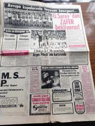 Günaydın Foto Haber Gazetesi - 3 Ekim 1973 - Süleyman Demirel Bu Ramazan Oruç Tutmuyor Ama İftarı Da Kaçırmıyor - Hacı Ali Bozkurt Komünistlere İsrail'e Makarios'a  Beddua Ediyor Süleyman Demirel Amin Diyor - Cezaevi Kaçağı Bektaş Kaya Karısını Öldürmek İsterken Yakalandı - Sinema Programı - Jim Maykıl Silahların Gölgesinde Foto Roman - Kartal Tibet - Hale Soygazi - Cem Karaca Gökben Ve Tanju Okan Hafif Batı Müziği Programında Fotoğraf - Tv'de Gördüklerimiz - Azılı Bir Hırsız Nazif Özen Bayındırlık Bakanı Selahattin Babüroğlu'nun Evini Soyarken Yakalandı - Trakya'da Petrol Yatakları Bulundu - Şap Hastalığı İnsanlara Sıçradı - Fatih'in Fedaisi Kara Murat Yazan Rahmi Muratoğlu Çizen Abdullah Turhan - Con Amet Karikatür - Sahte Tebessüm Foto Roman - Seçim Toto'ya Katılanlar 85 Bin Lira Kazanacak - Uzay Yolu Güneş Asası Çizgi Roman - Galatasaray'dan Atletico Madrid Karşısında Zafer Bekliyor - Boksör Muhammed Ali Clay Ringten Sonra Sahnede de Dans Edecek - Büyük İslam Tarihi