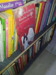 KANADI KIRIK MELEK'İN KANADINA TAKILANLAR ..