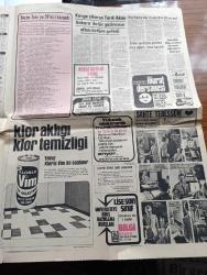 Günaydın Gazetesi - 1 Kasım 1973 - Boğaz Köprüsünden 12 Saatte 18 Bin 556 Araç Geçti - Köprüden İlk Geçen Belediye Otobüsü Olan Bostancı Beşiktaş Otobüsü - Köprüden Zevk İçin Motosiklet İle 4  Defa Geçen Kadıköylü Kamil Güvenç - Boğazdan İlk Geçen Aracı Süslediler - Kavga Çıkaran Tarık Akan Ankara'da Bir Gazinoyu Altüst Etti - Günaydın'ın Talihlileri Doyasıya Eğlendiler - Nuri Sesigüzel En Güzel Halk Türkülerini Okudu - Filiz Akın da Günaydın'ın Balosundaydı - Hülya Koçyiğit Trabzonlu Ayşegül'ü Seviyor - Jim Maykıl Kırmızı Lekeler Foto Roman - Patlayan Su Borusundan Akan Sular Dolmabahçe'yi Göl Haline Getirdi - Aksaray Geçidinde Yapılan 146 Dükkan Törenle Açıldı - İlk Alışverişi Başkan Fahri Atabey Bir Şişe Viski Alarak Yaptı - Fatih'in Fedaisi Kara Murat Yazan Rahmi Muratoğlu Çizen Abdullah Turhan - Sahte Tebessüm Foto Roman - Suzan Kırık Kalpli Kız Çizgi Roman - Puma Küçük Tarzan Çizgi Roman - Cin Ali Ve Zıp Zıp Amca Karikatür - Bayern Münih Jarzinho'yu Transfer Edecek