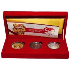 Galatasaray 23.Şampiyonluk Kadife Kutulu Üçlü Hatıra Para Seti 2023 (Gümüş & Altın Kaplama Gümüş & Bronz) Darphane Hatıra Parası ''SERTİFİKALIDIR'
