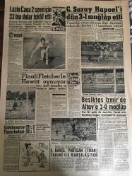 YENİ SABAH GAZETESİ 20 AĞUSTOS 1961 YIL :24 SAYI :8058--Propaganda tahdidini  MBK benimsemiyor --İzmir Enternasyonal Fuarı bu akşam açılıyor ---Gangsterin izi bulundu --Ö.İdare Eminsu için tahkikat açtı --Amerika nın Başkan Yardımcısı Bonn da --Bir genç ,sahil yolunda dövülerek öldürüldü ---Hasbi Beyin Adaylığı !:Siyavuşgil ---Radyo Programları --Makarios un muhalifleri tehdit ve tecavüze uğruyor ---Cezayir de 11 günde 1072 bomba patladı ---Mikoyanı öldürmek isteyen Japon tevkif edildi ---Japonya deprem ve su baskınları --8 Yıldır DIOR da mankenlik yapıyorum --Lazio Cana 2 sene için 33 bin dolar teklif etti --Galatasaray Hapoel i dün 3-1 mağlup etti ---Finali Fletcher le Hewitt oynuyor ---Beşiktaş İzmir de Altay a 2-0 mağlup ---Galatasaray :2 Fenerbahçe :1 ---Fenerbahçe ,Partizan Takımı ile Karşılaşıyor ---Gürsel ve Kennedy nin mesajları --Irza geçme suçlarının cezası artıyor --
